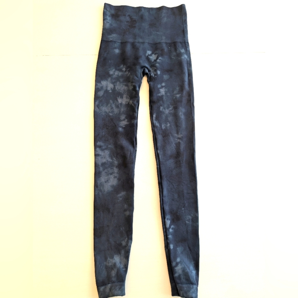 SPANX Look At Me Now Tye Dye Leggings